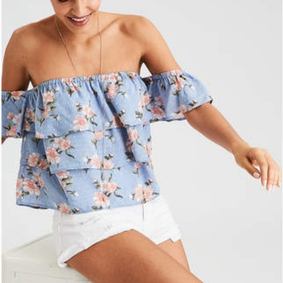 American Eagle Outfitters Tops - AMERICAN EAGLE Top Size Medium